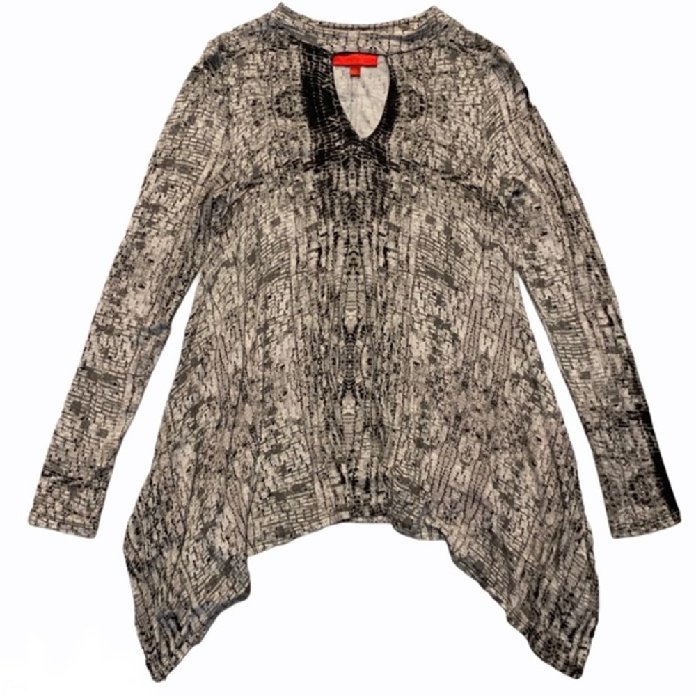 JENNIFER LOPEZ Long Sleeve Pullover Key Hole Top